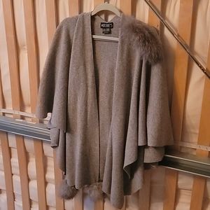 Mitchie's Wool and Fox Wrap